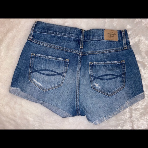 Abercrombie mid rise shorts - Picture 2 of 3
